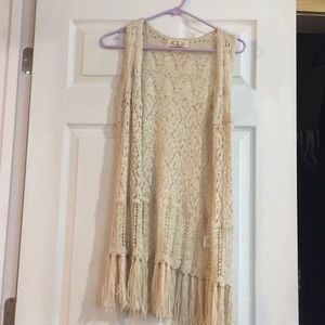 Crochet sleeveless cardigan. Size small